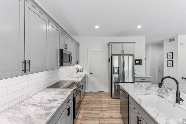 5617 Wolcott Circle, Des Moines, IA 50321