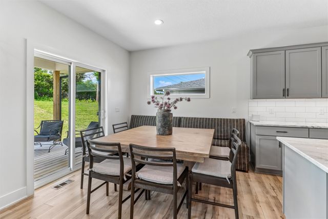 5617 Wolcott Circle, Des Moines, IA 50321