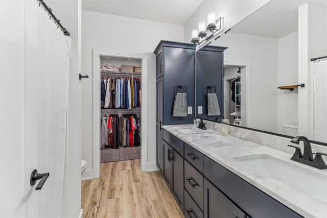 5617 Wolcott Circle, Des Moines, IA 50321
