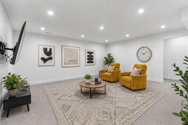 5617 Wolcott Circle, Des Moines, IA 50321