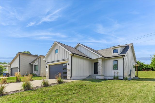 5617 Wolcott Circle, Des Moines, IA 50321