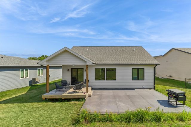 5617 Wolcott Circle, Des Moines, IA 50321