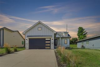 5617 Wolcott Circle, Des Moines, IA 50321