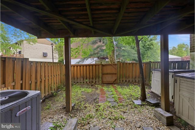 7490 HICKORY LOG CIR, Columbia, MD 21045