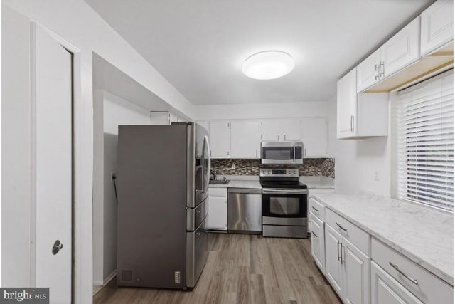 7490 HICKORY LOG CIR, Columbia, MD 21045