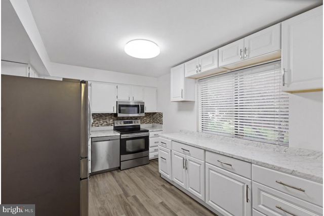 7490 HICKORY LOG CIR, Columbia, MD 21045
