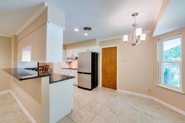 1019 GREY OAK DR, San Antonio, TX 78213