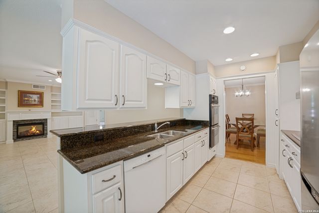 1019 GREY OAK DR, San Antonio, TX 78213
