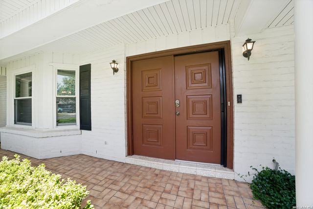 1019 GREY OAK DR, San Antonio, TX 78213