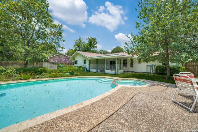 1019 GREY OAK DR, San Antonio, TX 78213