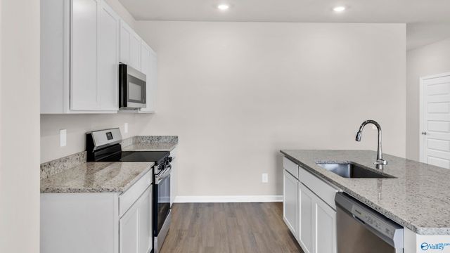 404 Whitney Court, Priceville, AL 35603