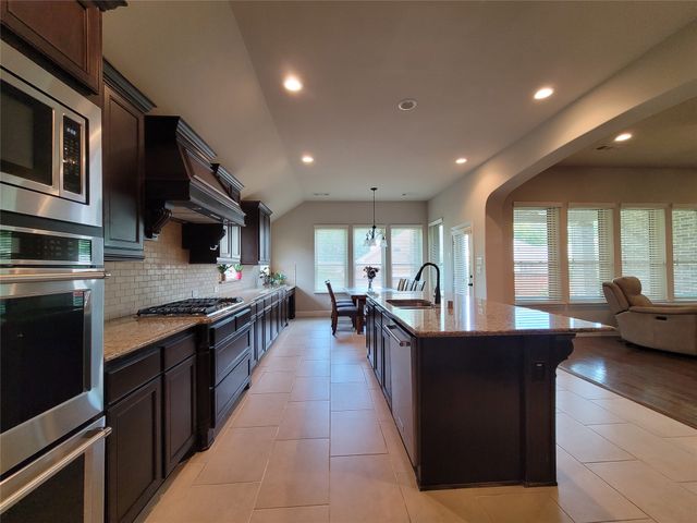 1909 Maggis Meadow Lane, Rowlett, TX 75089