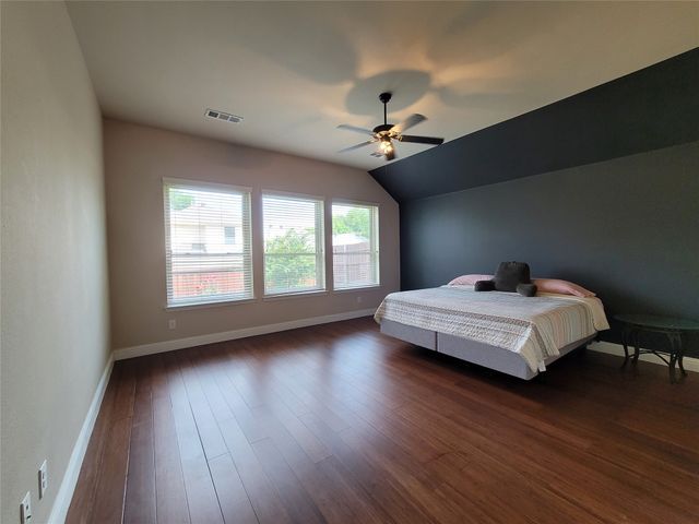 1909 Maggis Meadow Lane, Rowlett, TX 75089