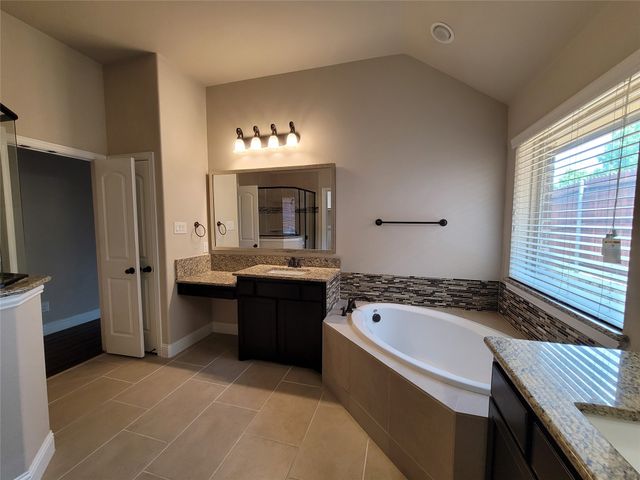 1909 Maggis Meadow Lane, Rowlett, TX 75089