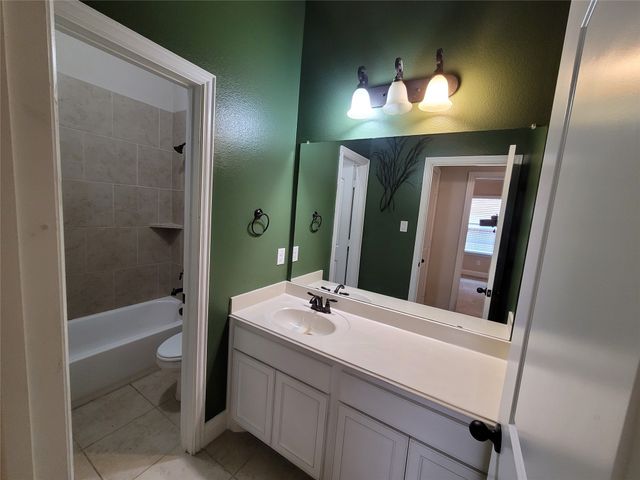 1909 Maggis Meadow Lane, Rowlett, TX 75089