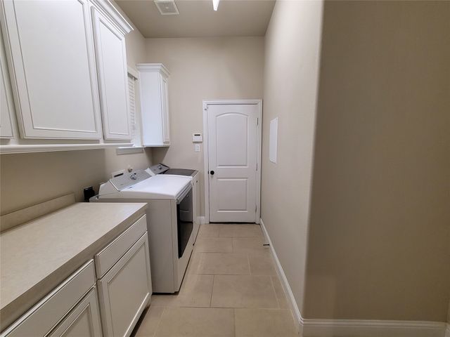 1909 Maggis Meadow Lane, Rowlett, TX 75089