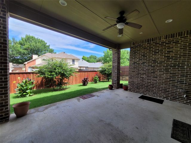 1909 Maggis Meadow Lane, Rowlett, TX 75089