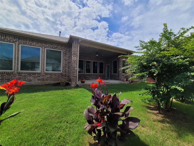 1909 Maggis Meadow Lane, Rowlett, TX 75089