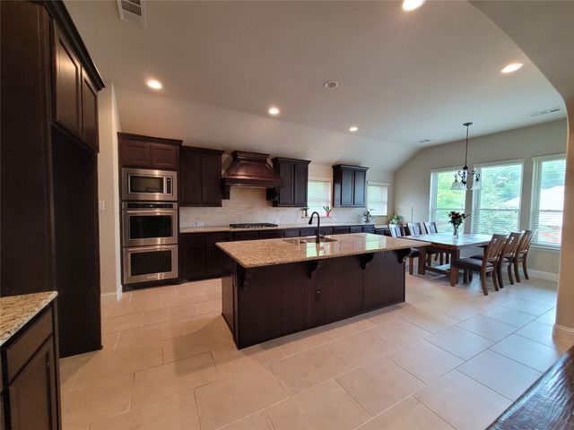 1909 Maggis Meadow Lane, Rowlett, TX 75089