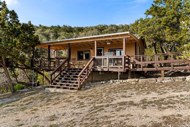 1597 Pipe Springs, Lakehills, TX 78063