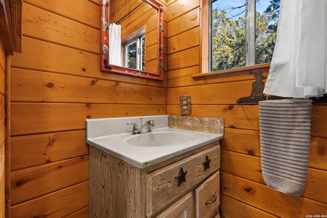 1597 Pipe Springs, Lakehills, TX 78063