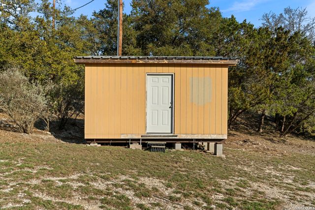 1597 Pipe Springs, Lakehills, TX 78063