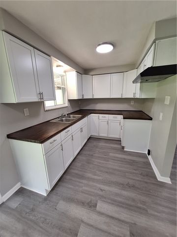 6069 Mcpherson Ave, Bethel Park, PA 15102