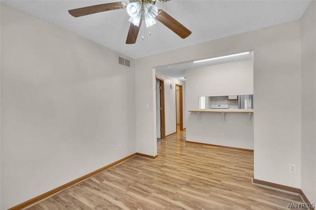 11 E Sunmist Sq E, Amherst, NY 14228