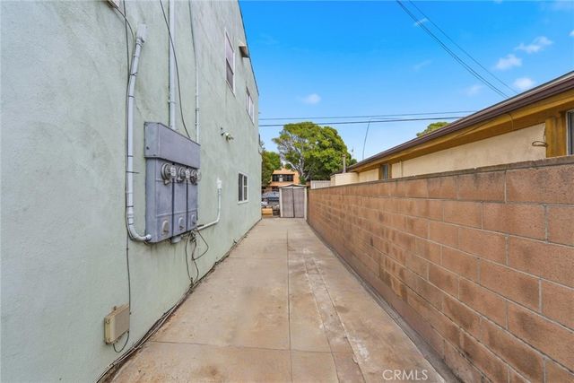 1722 N Wilmington, Wilmington, CA 90744