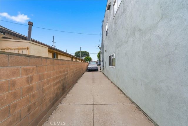 1722 N Wilmington, Wilmington, CA 90744