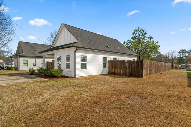 108 Chalfont Circle, Carrollton, GA 30117