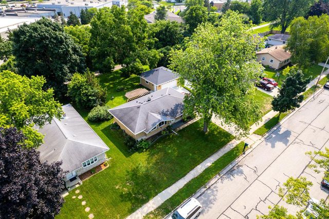 211 Maple STREET, Grafton, WI 53024