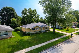 211 Maple STREET, Grafton, WI 53024