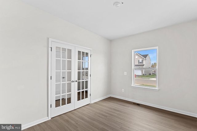 60 FREEMAN ST, Ranson, WV 25438