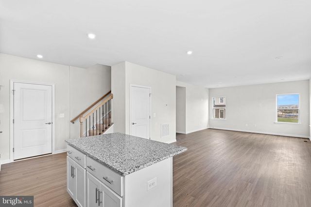 60 FREEMAN ST, Ranson, WV 25438