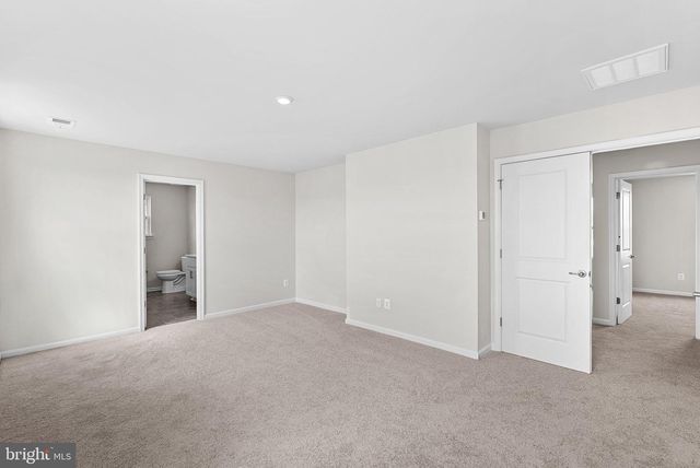 60 FREEMAN ST, Ranson, WV 25438