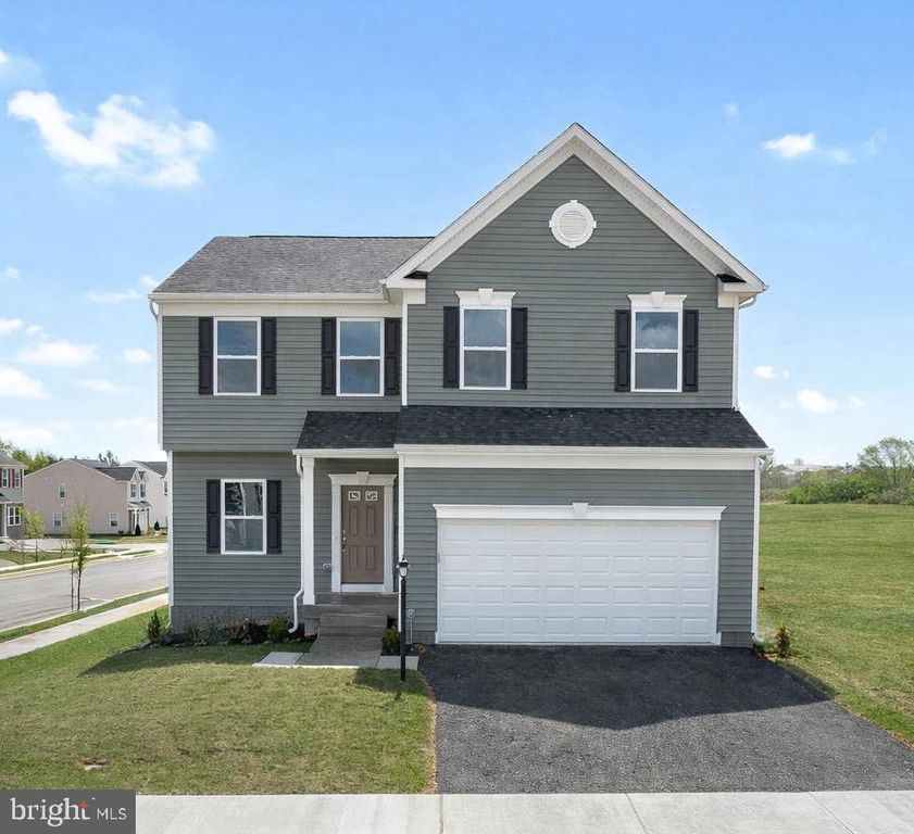 60 FREEMAN ST, Ranson, WV 25438