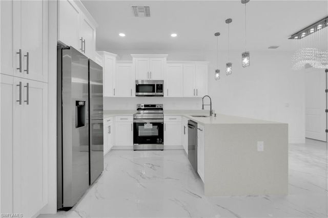 918 8th AVE, Lehigh Acres, FL 33972