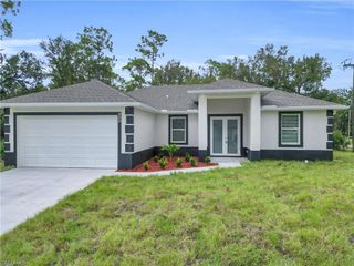 918 8th AVE, Lehigh Acres, FL 33972