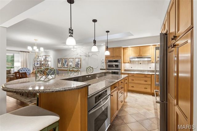 12632 Villa Hill Lane, Creve Coeur, MO 63141