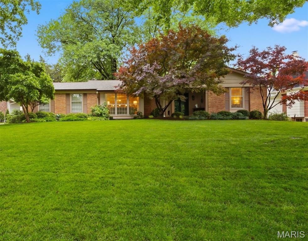 12632 Villa Hill Lane, Creve Coeur, MO 63141