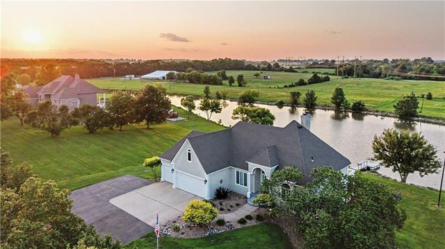 1328 E Walnut Street, Raymore, MO 64083