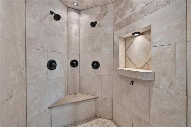 1328 E Walnut Street, Raymore, MO 64083