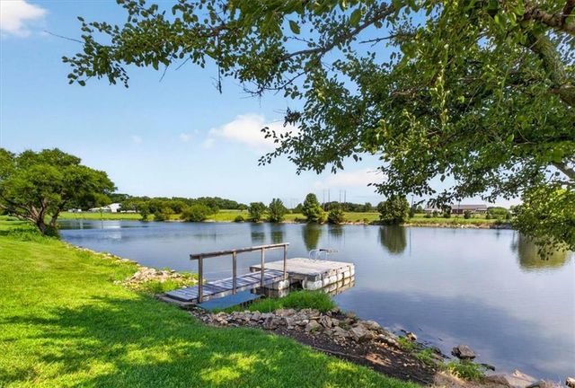 1328 E Walnut Street, Raymore, MO 64083