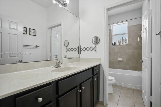 17081 SW 94th Way, Miami, FL 33196