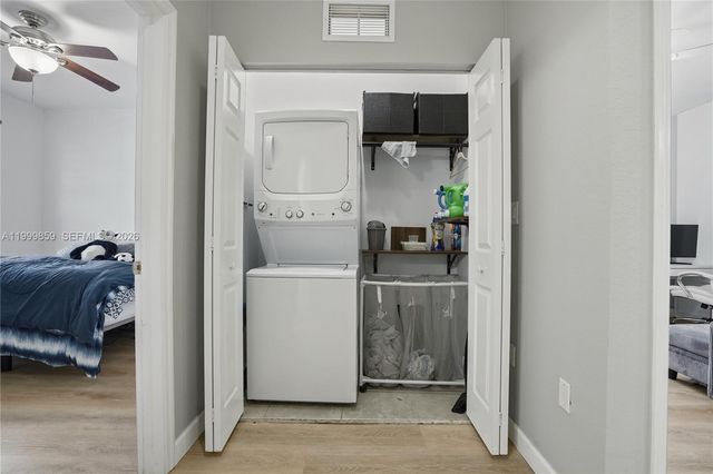 17081 SW 94th Way, Miami, FL 33196