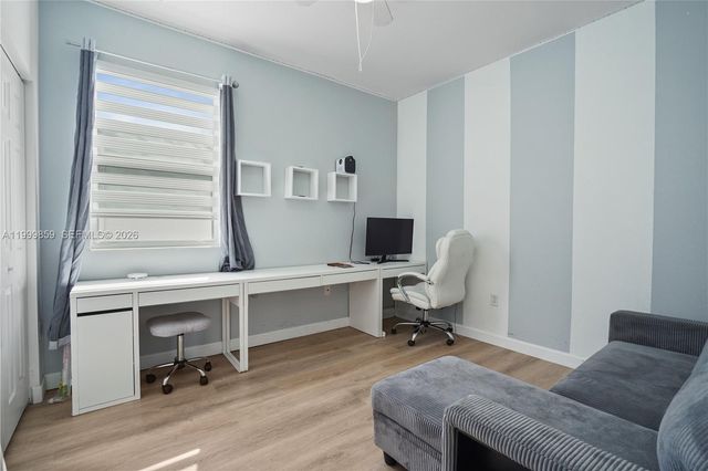 17081 SW 94th Way, Miami, FL 33196