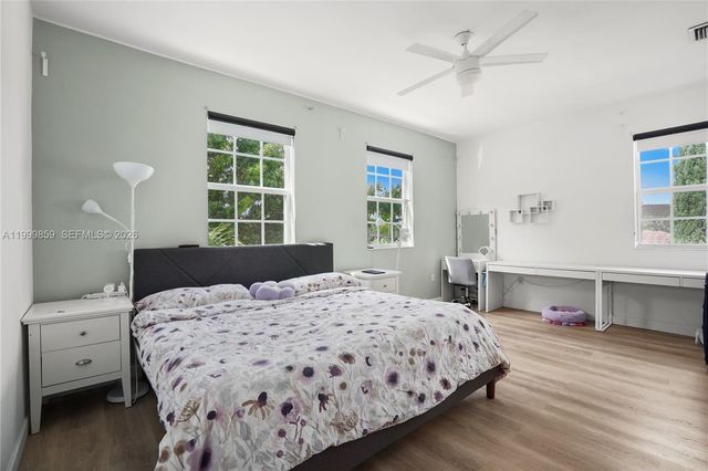 17081 SW 94th Way, Miami, FL 33196