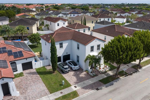 17081 SW 94th Way, Miami, FL 33196