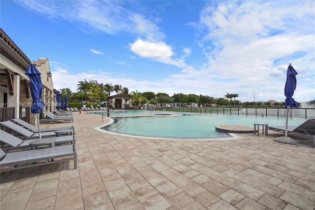 17081 SW 94th Way, Miami, FL 33196